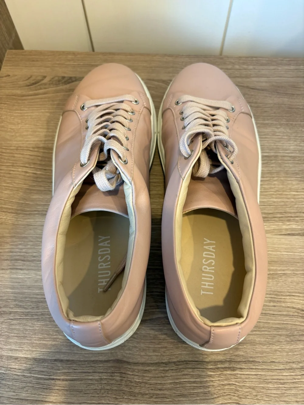 Thursday Boots women’s premier low top in blush size 9.5 - Picture 4 of 7